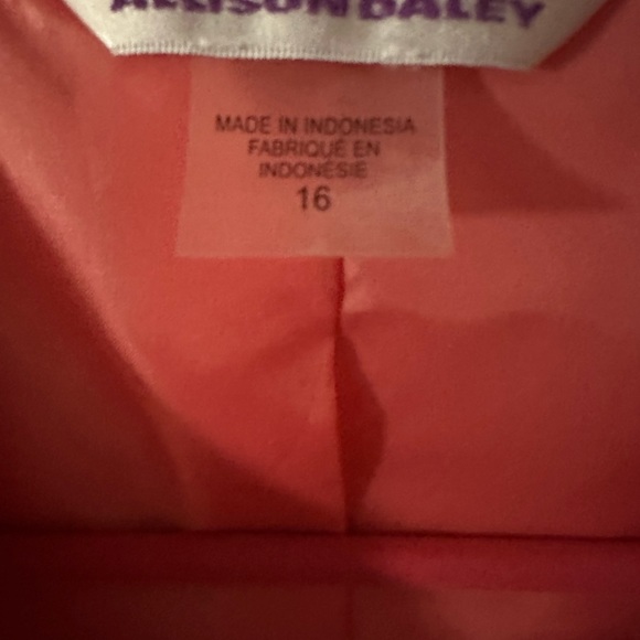 Allison Daley vest - Picture 2 of 2